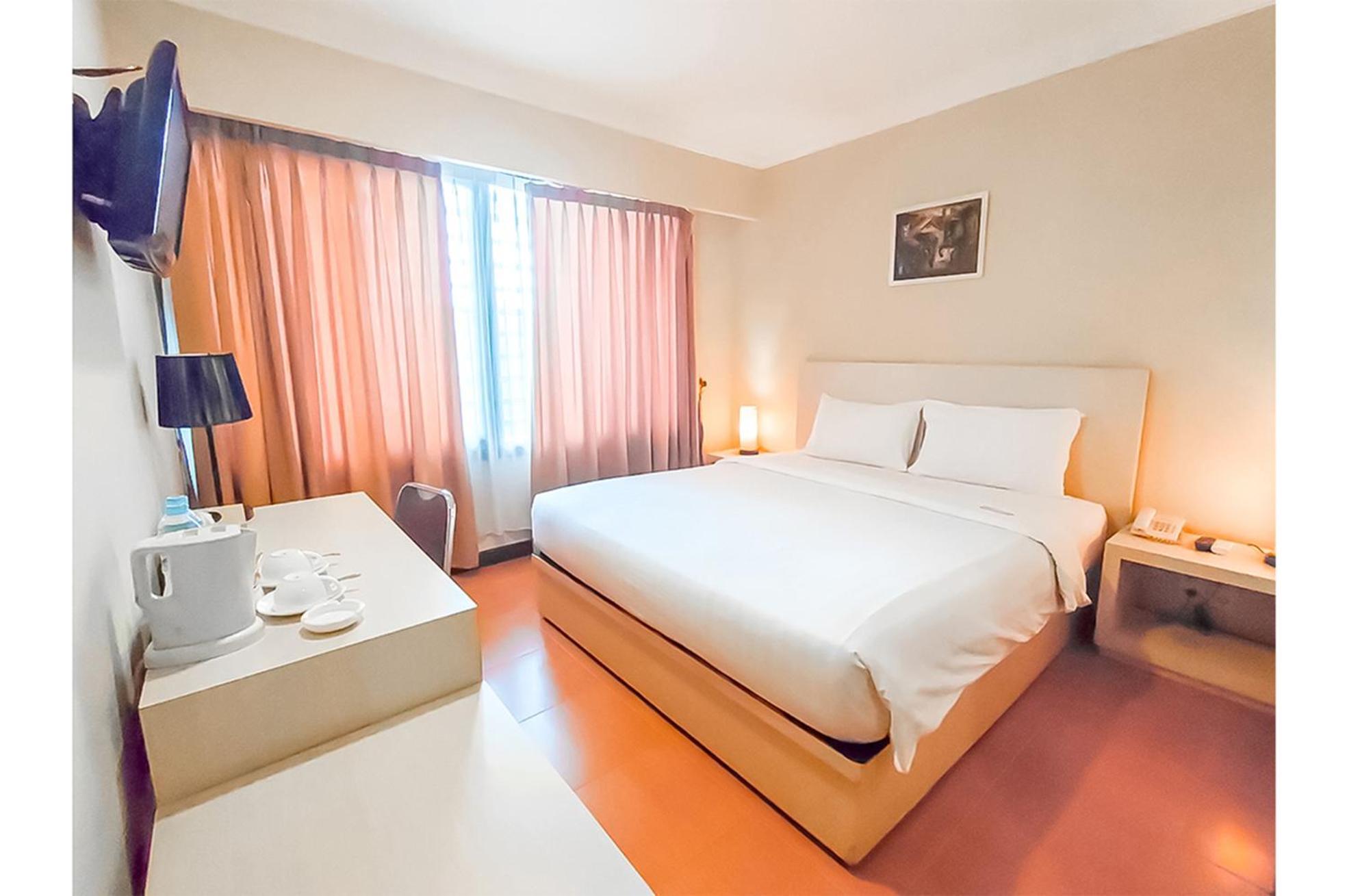 Kawana Hotel Padang  Bagian luar foto