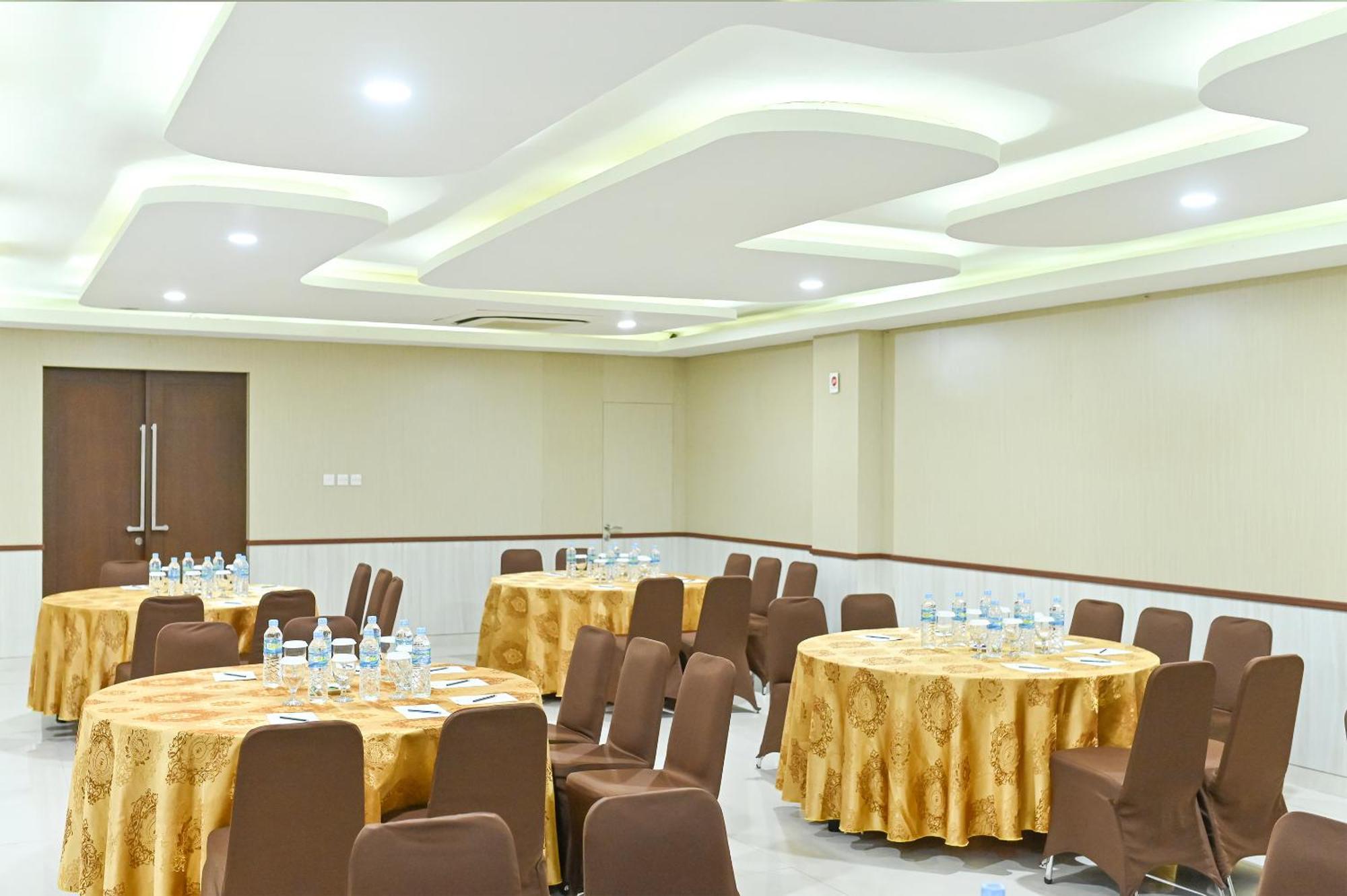 Kawana Hotel Padang  Bagian luar foto